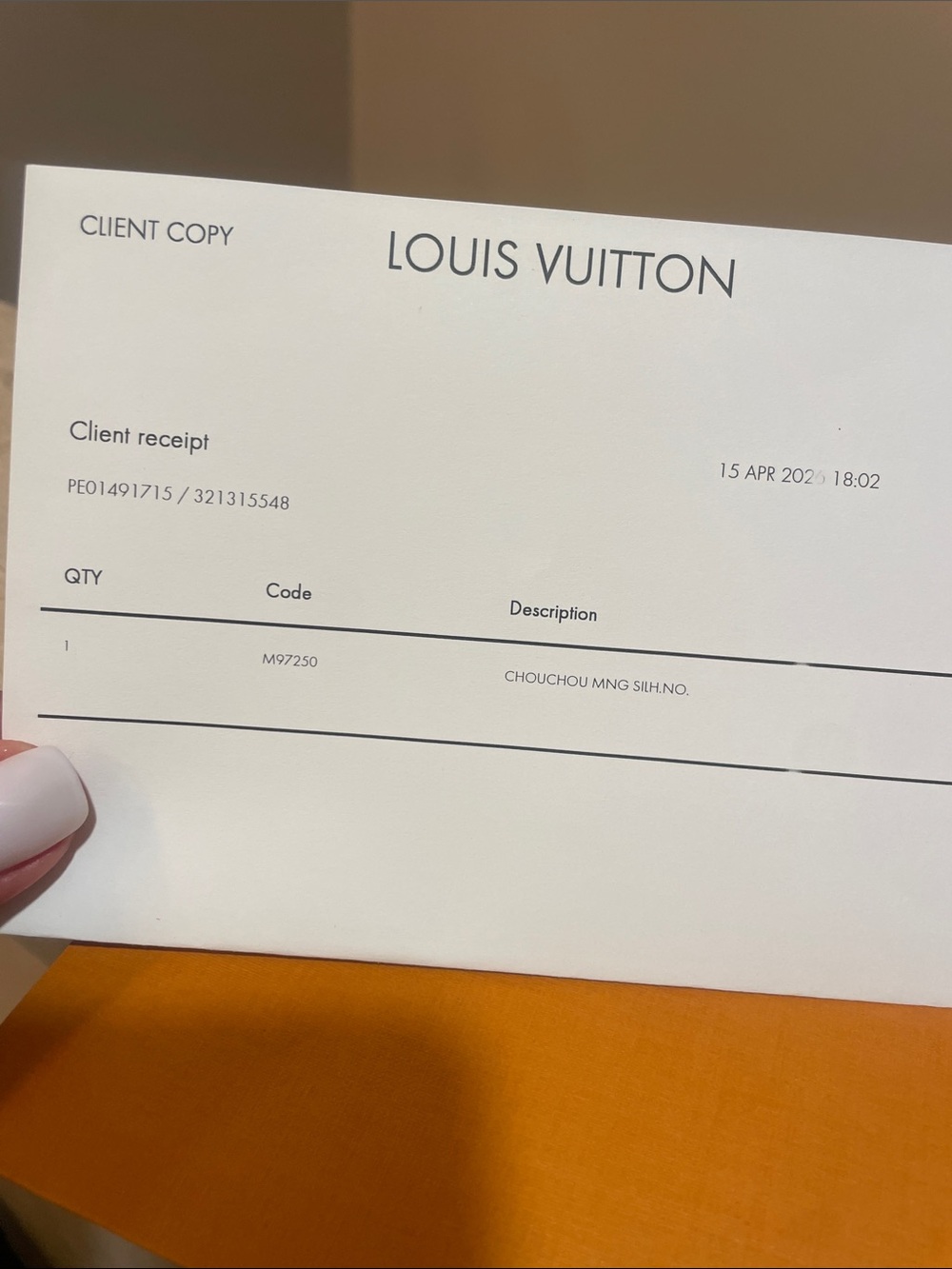 Authentic Louis Vuitton Monogram Silhouette Hair Scrunchie M97250 Fashion Show - Picture 8 of 16